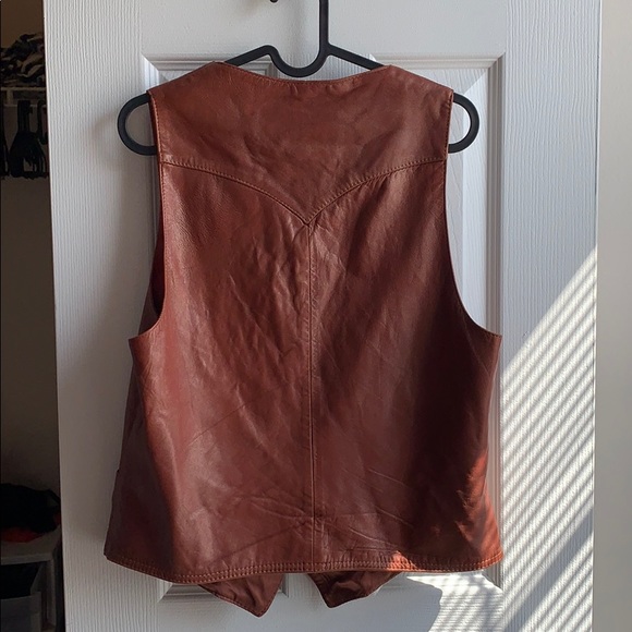 Beau-geste Leather Vest - Picture 2 of 3